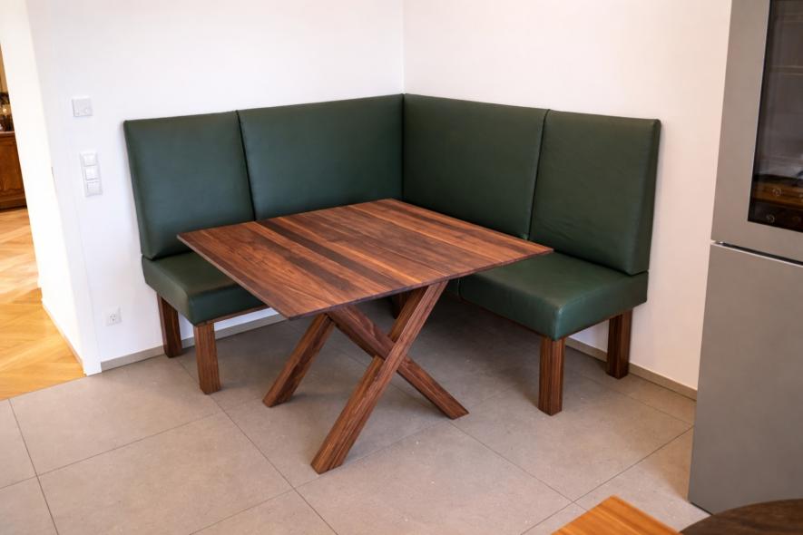 Tisch mit Eckbank